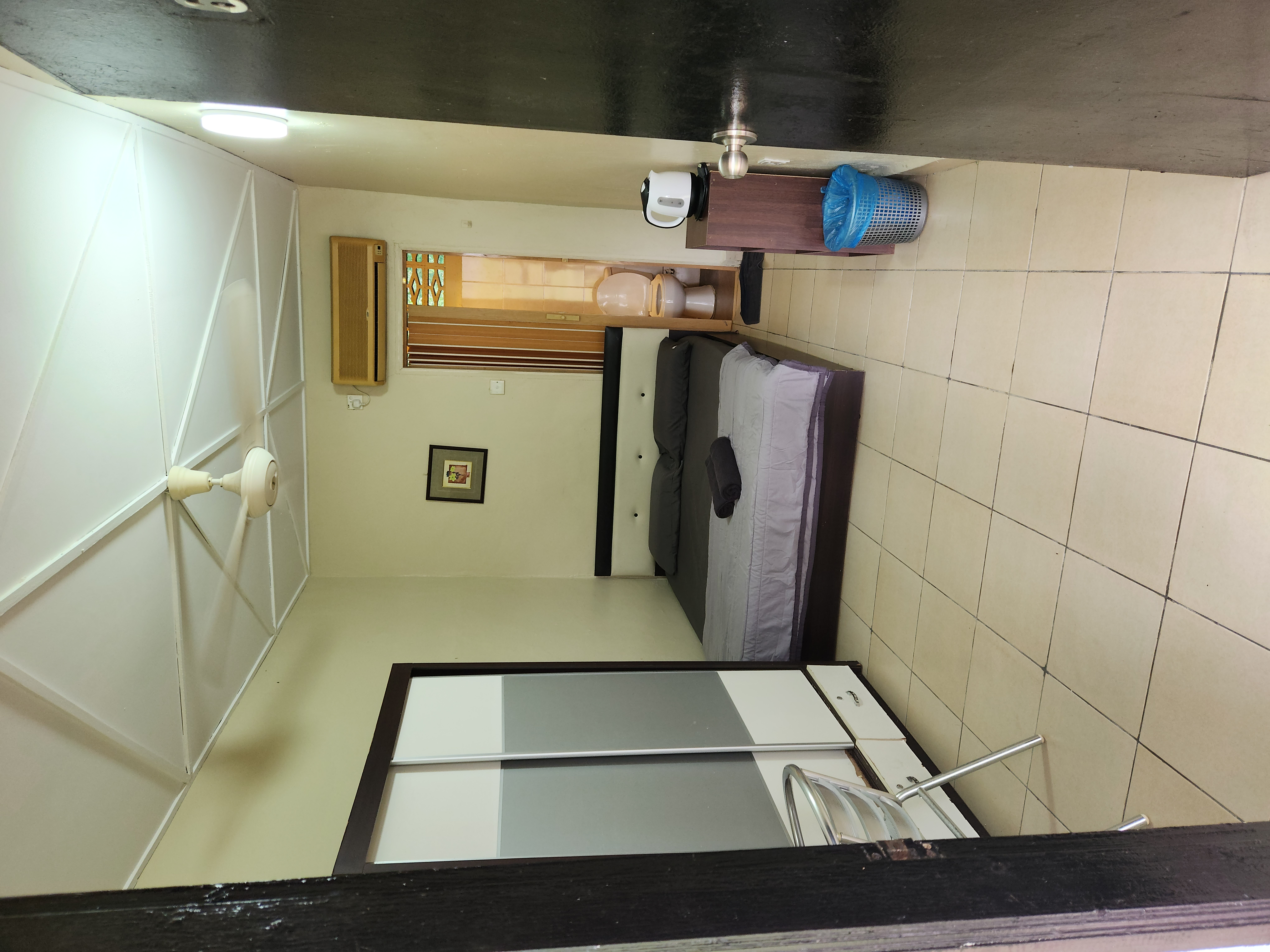 Queen Room Inside